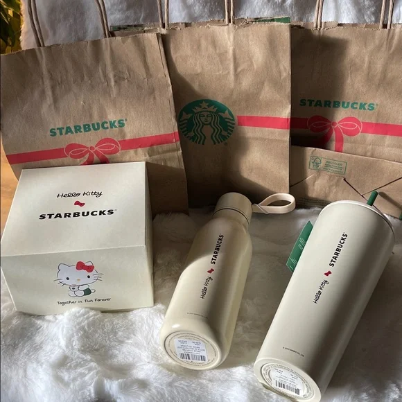 🆕Hello Kitty Starbucks tumbler, mug and insulated bottle set - Picture 6 of 7